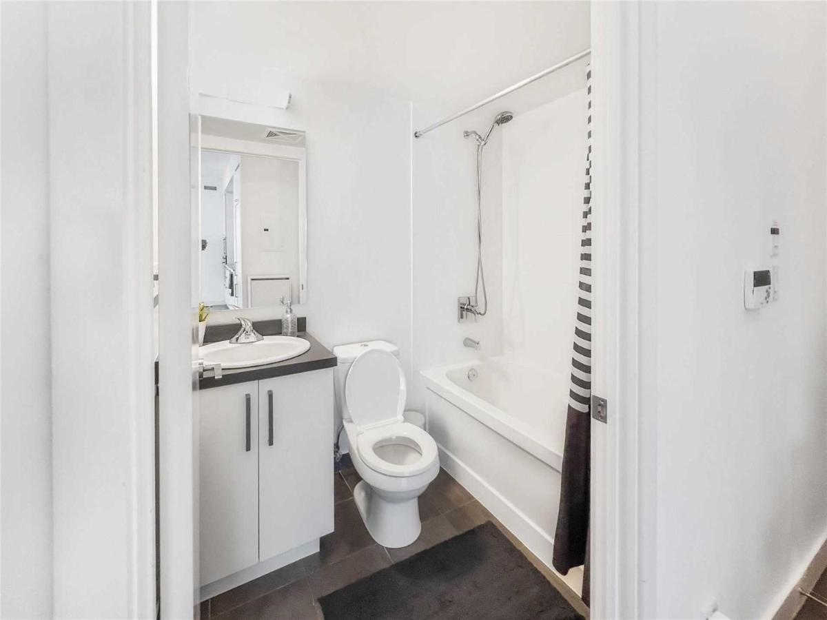Luxury Condo In The Heart Of Toronto - Next To Scotiabank Arena Exterior photo